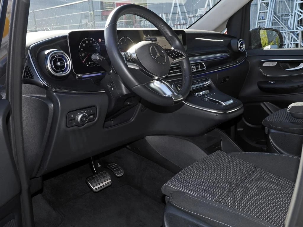 Mercedes-Benz-V-Klasse 220-image-9