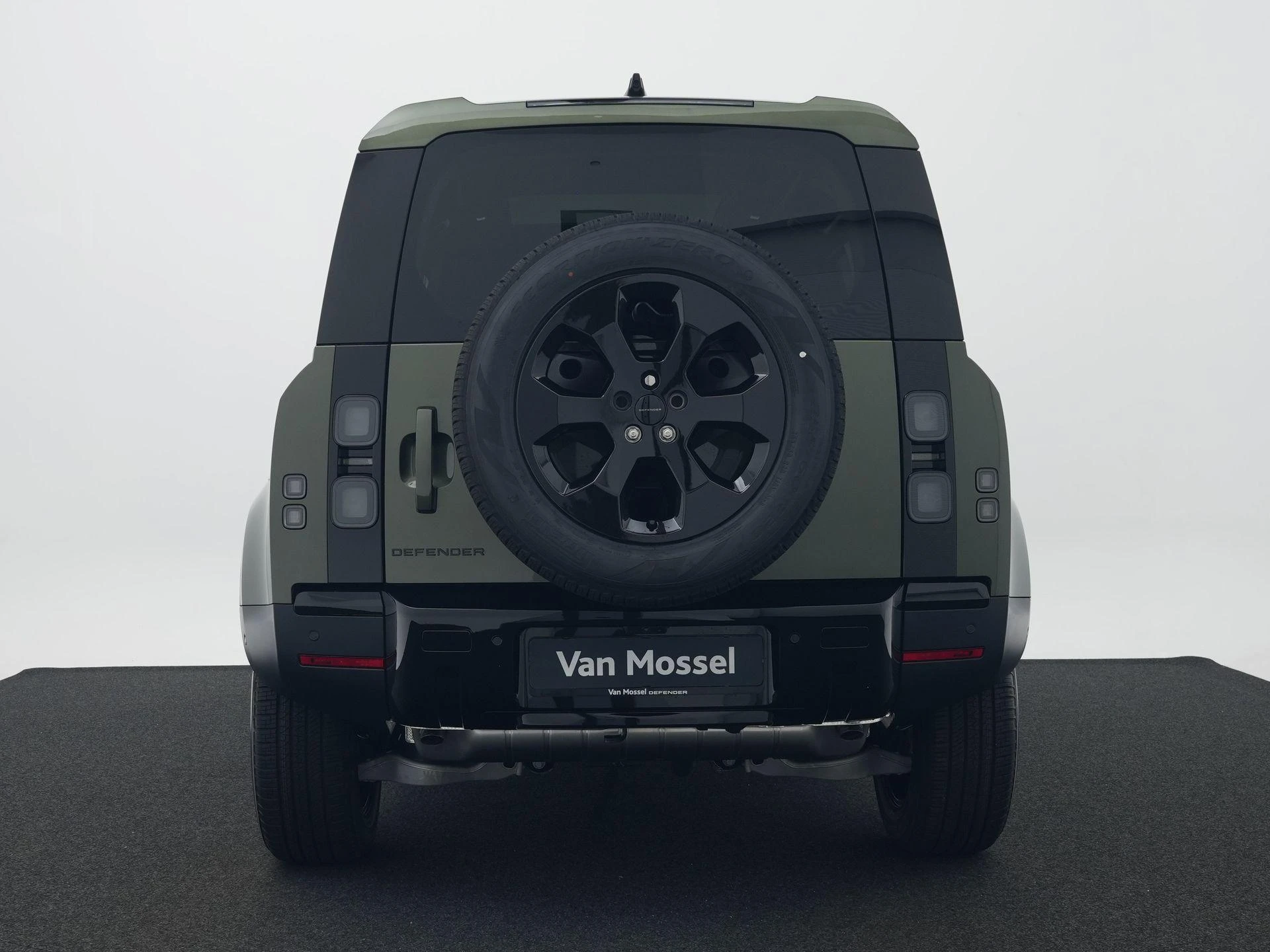 Land Rover-Defender-image-5