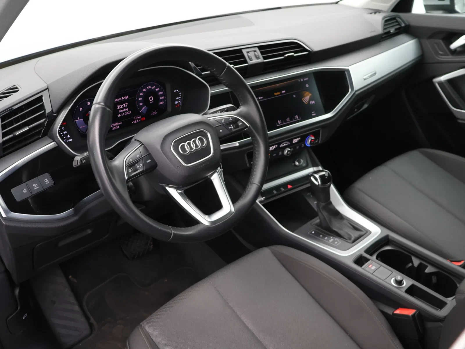 Audi-Q3-image-17