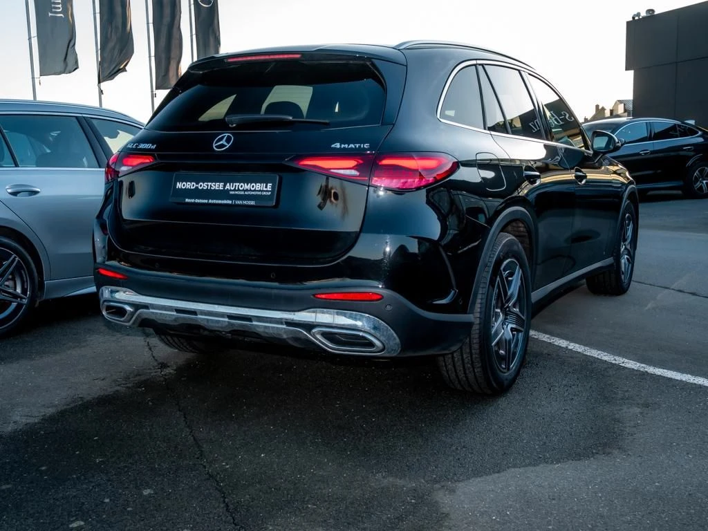 Mercedes-Benz-GLC 300 d-image-5