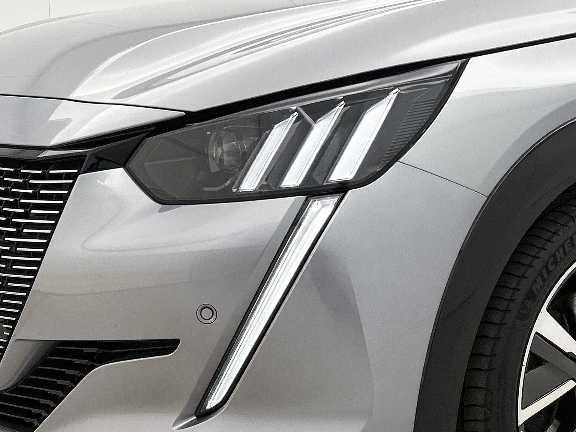 Peugeot-208-image-28