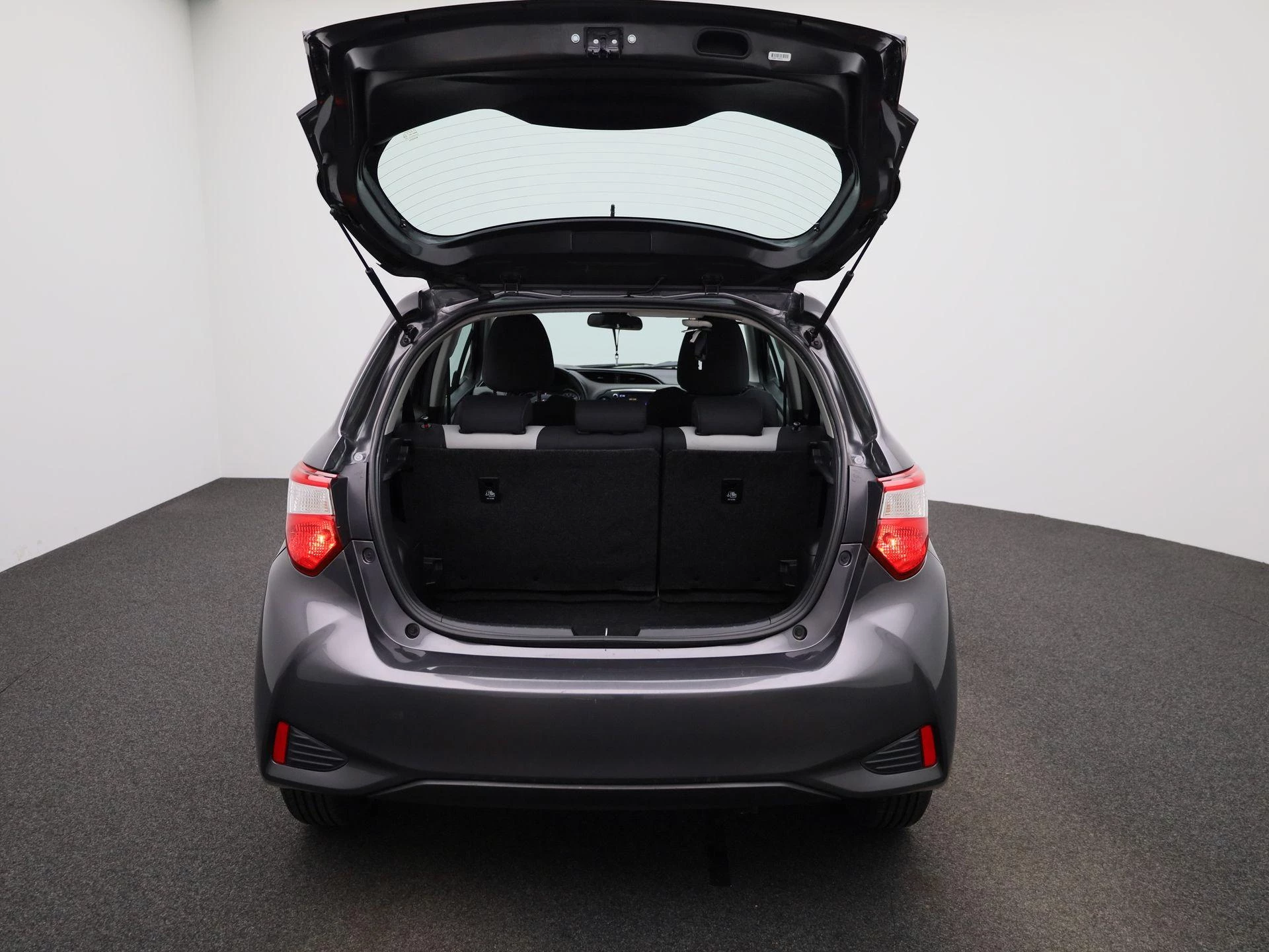 Toyota-Yaris-image-10