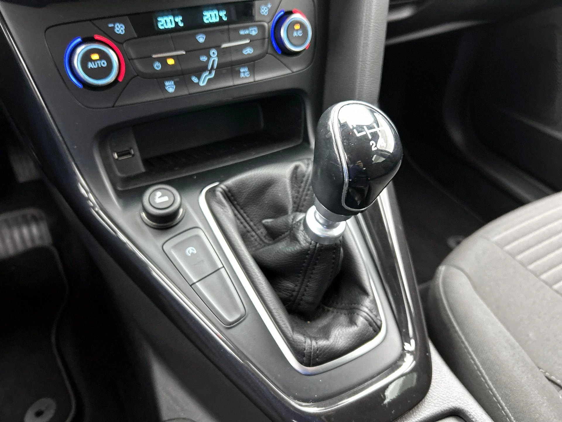 Ford Focus Wagon 1.0 Titanium