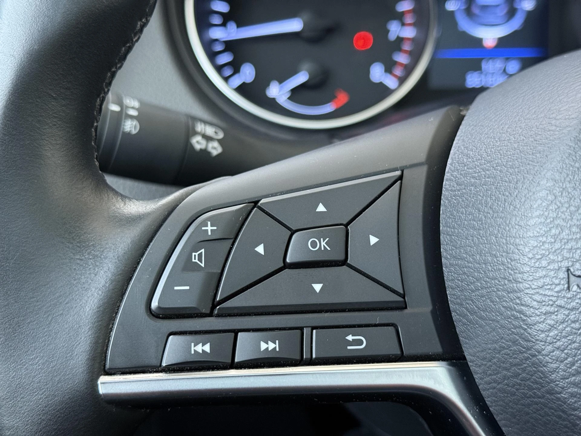 Nissan-QASHQAI-image-11