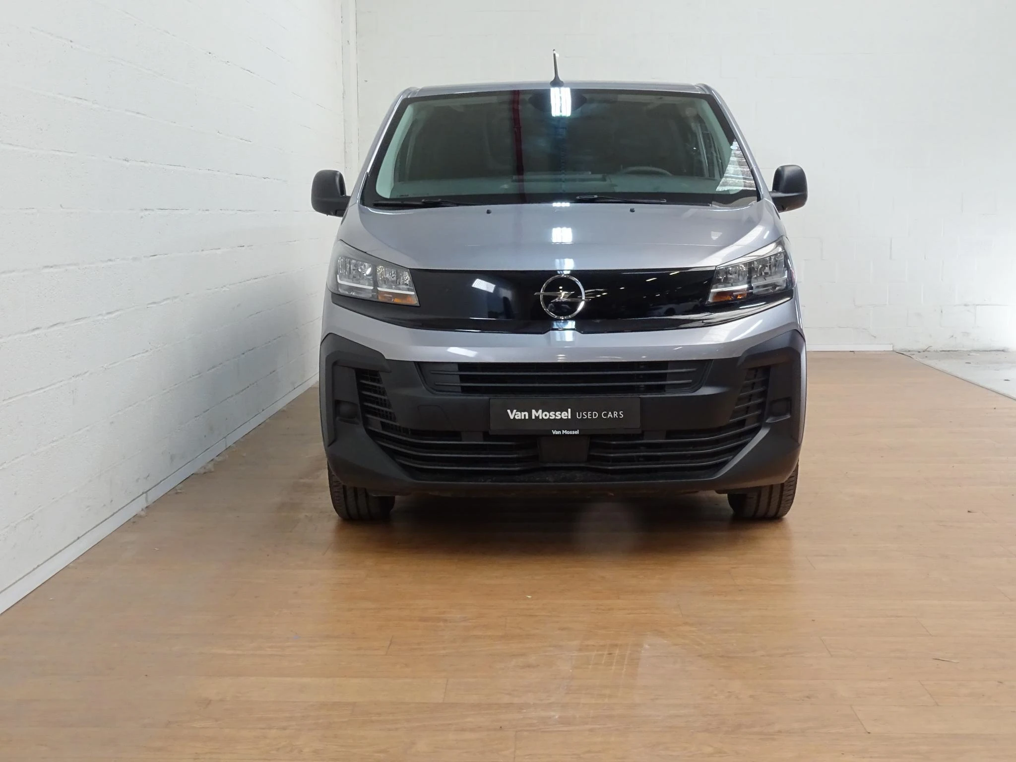 Opel-Vivaro-image-6