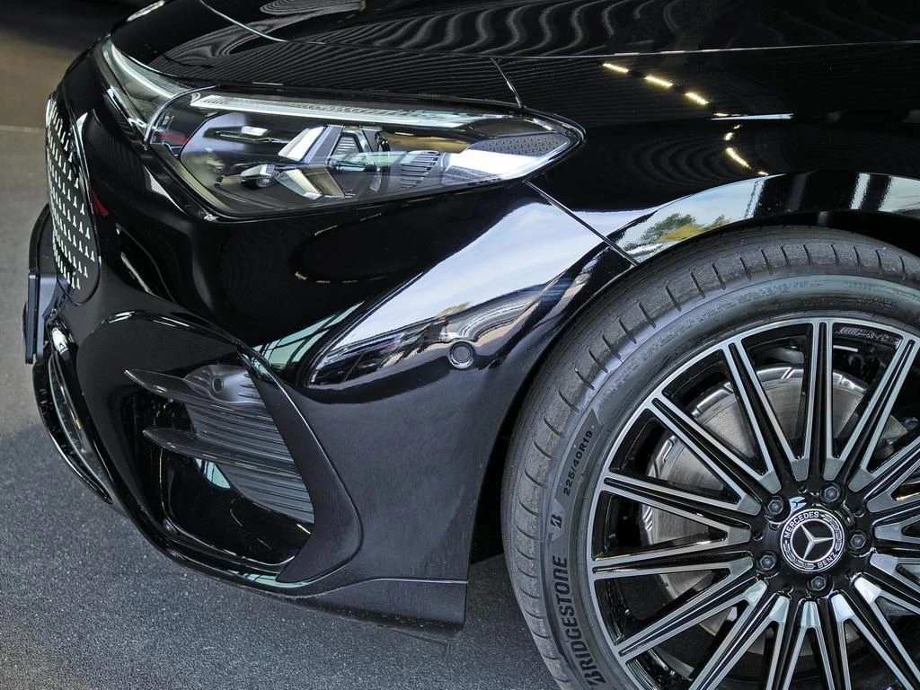 Mercedes-Benz-CLA 250+-image-3