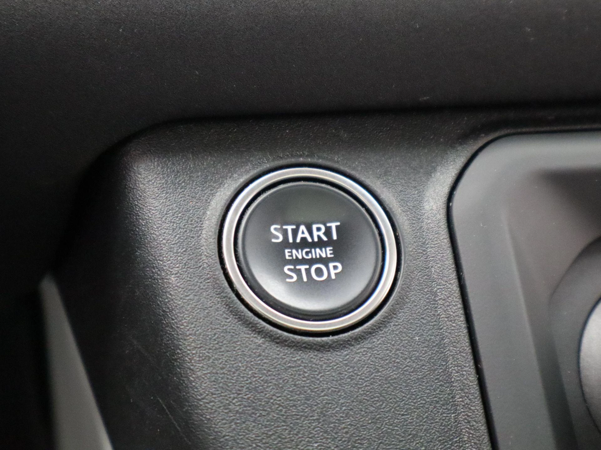 Land Rover-Defender-image-22