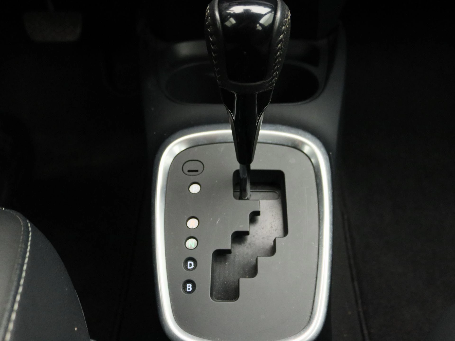 Toyota-Yaris-image-11