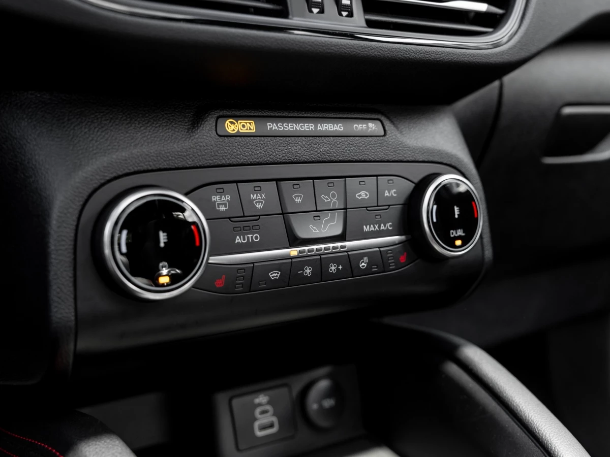 Ford Kuga ST-Line X*PANO*AHK*KAM*ACC*NAVI*SOUND-SYS. LED Pano SHZ 4xSHZ