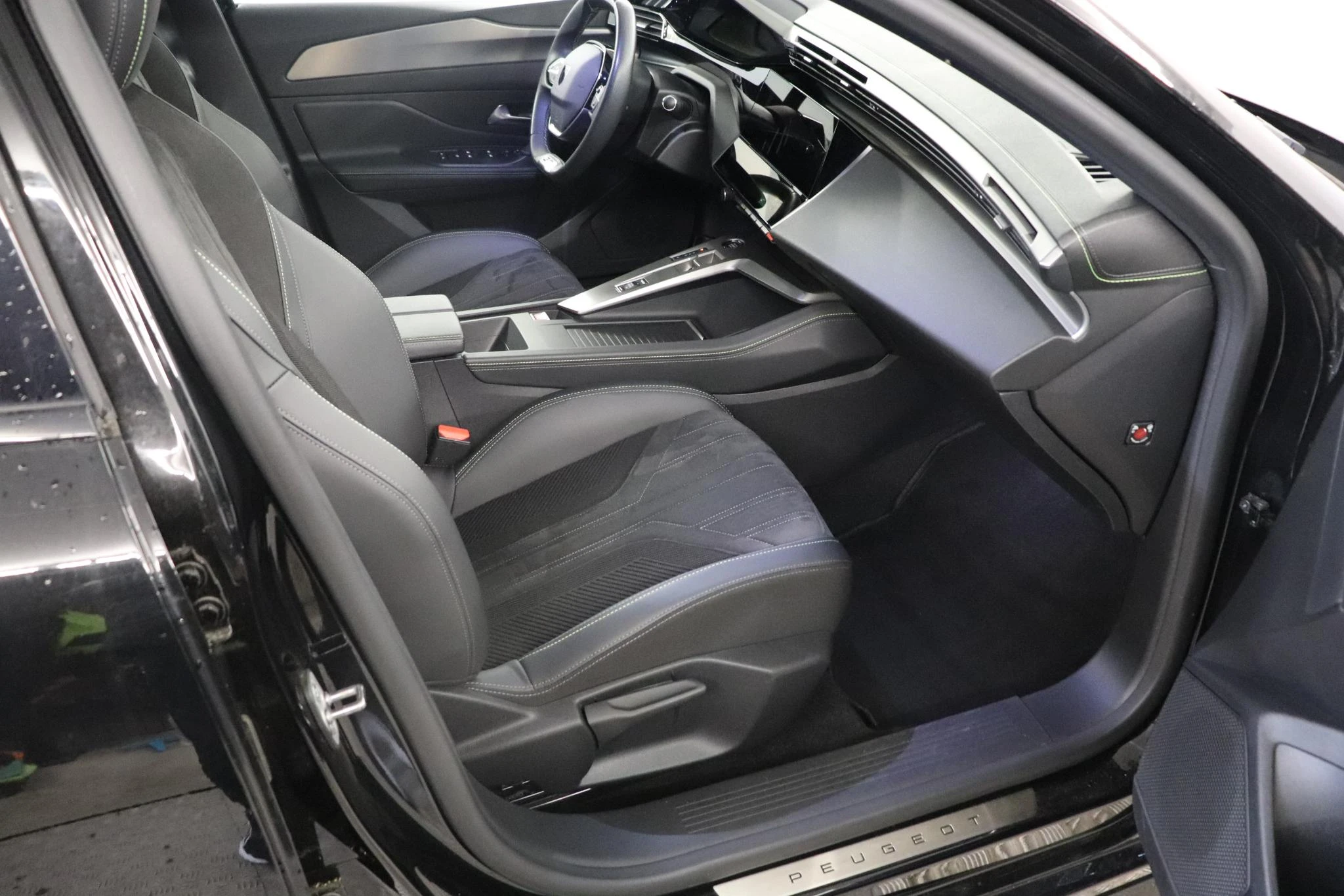 Peugeot-e-308-image-9