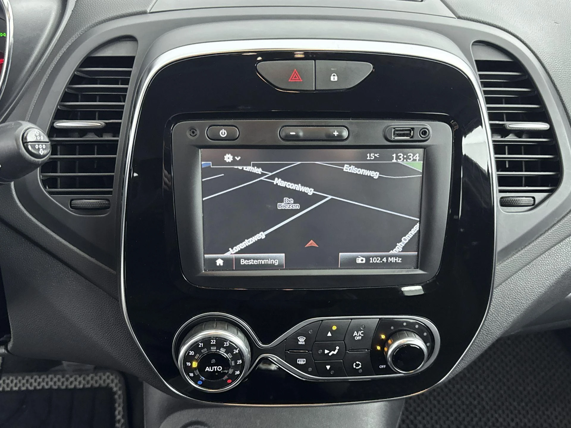 Renault-Captur-image-14