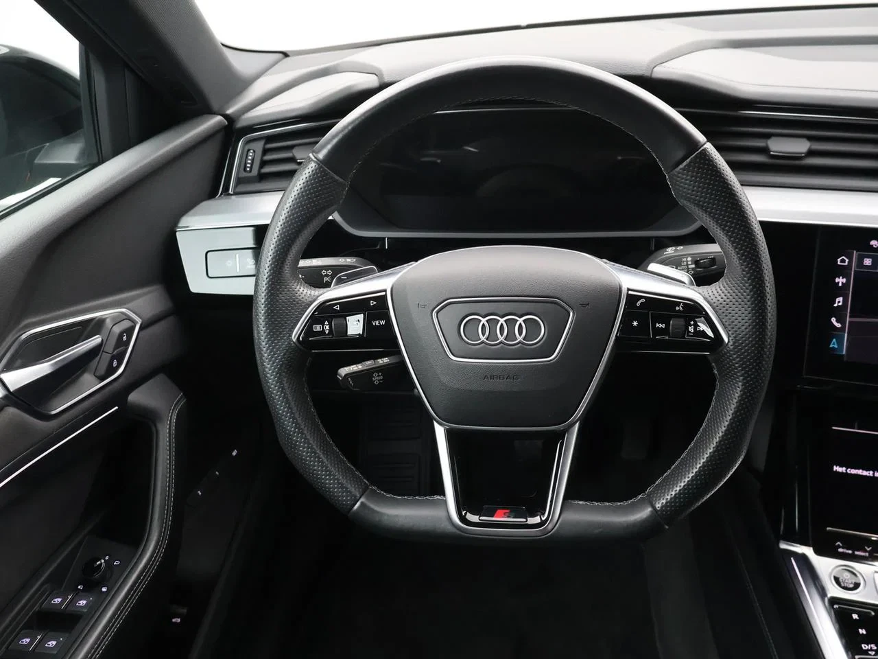 Audi-e-tron-image-11