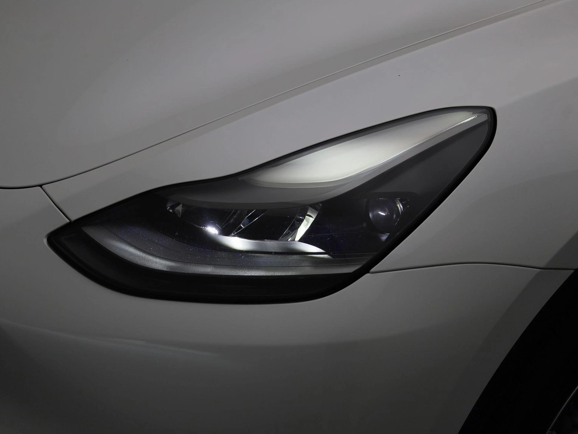 Tesla-Model Y-image-16