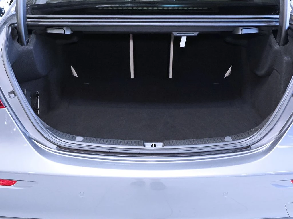 Mercedes-Benz-E-Klasse 400 d-image-14