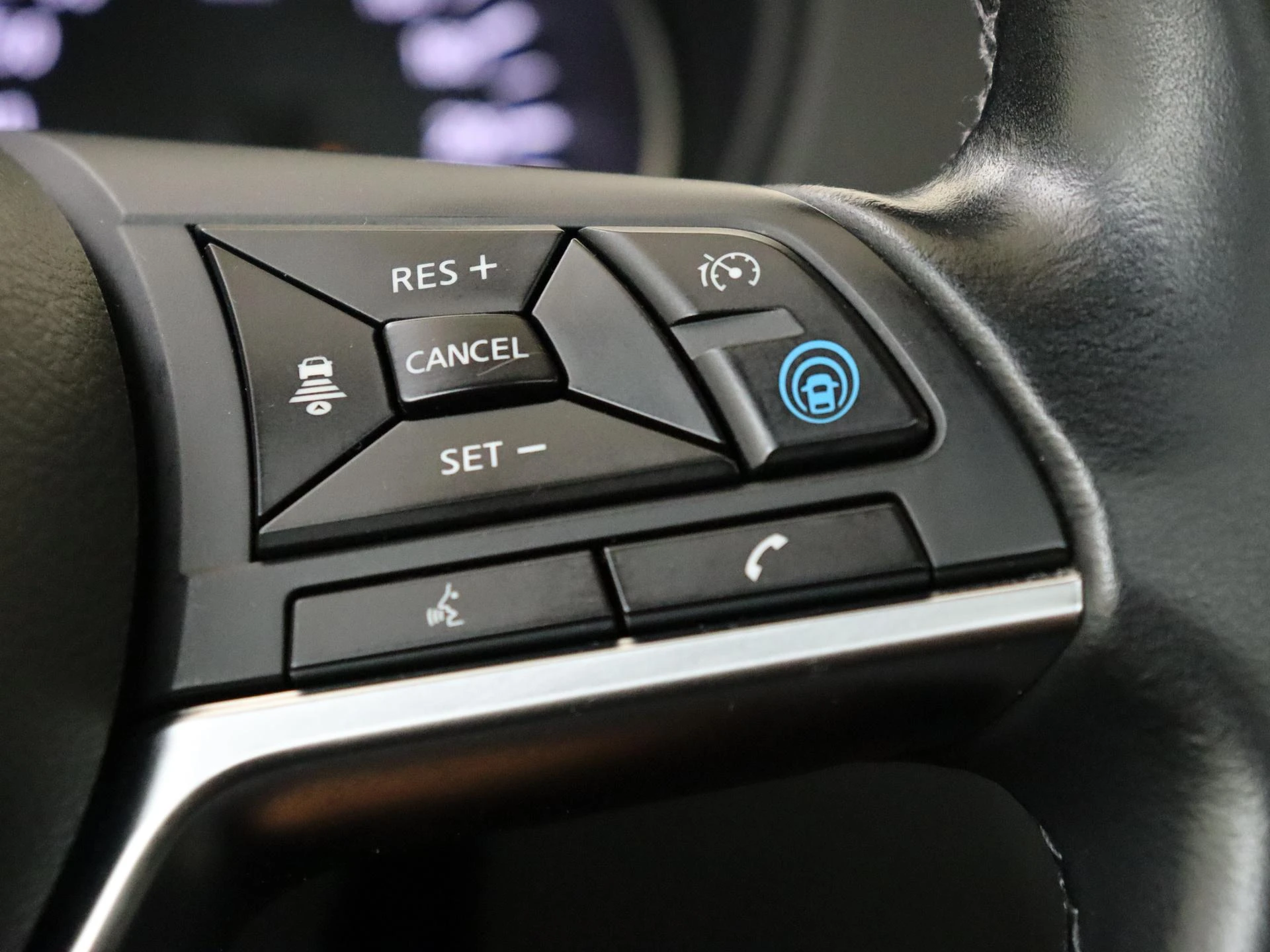 Nissan-QASHQAI-image-12