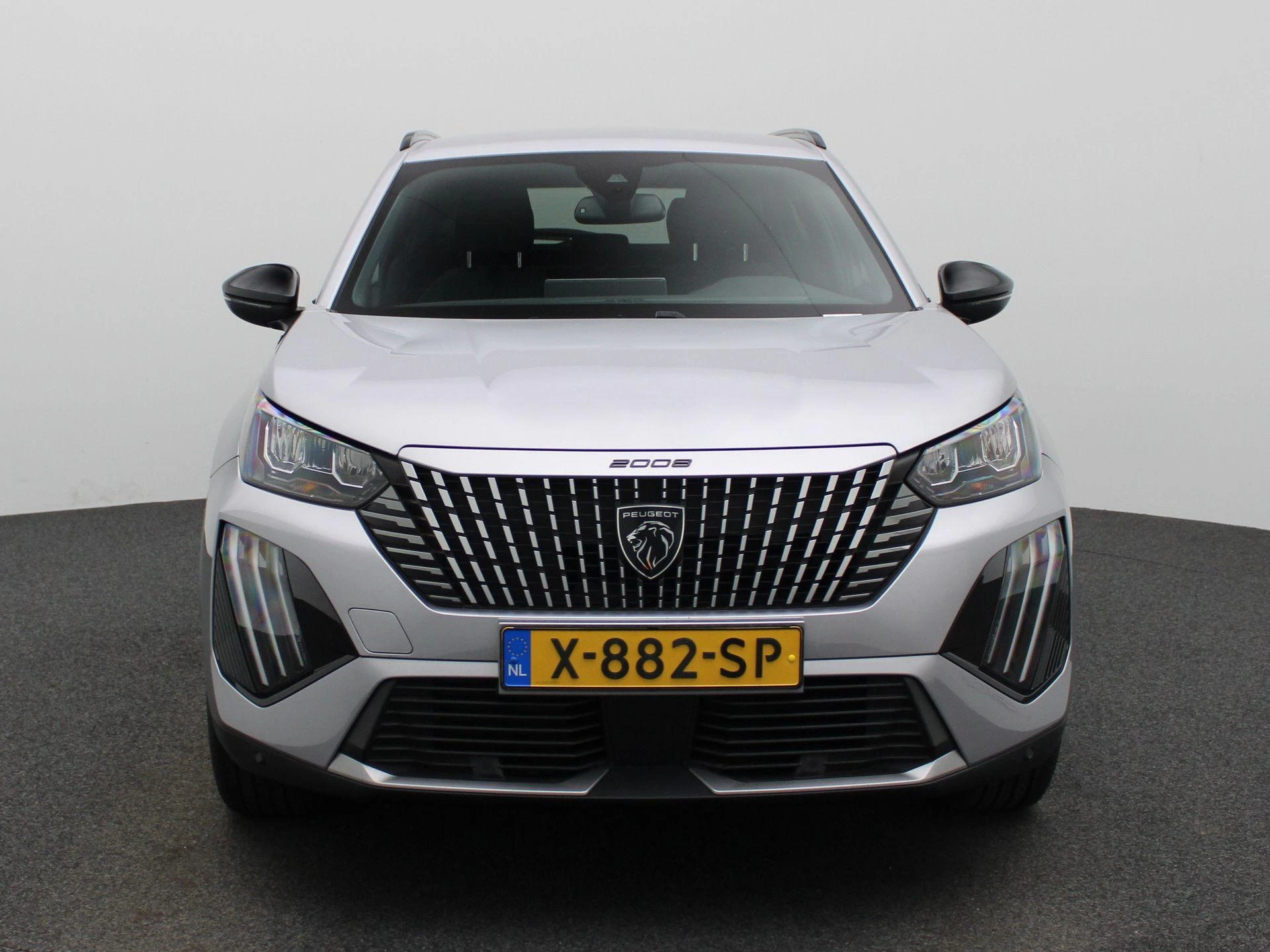Peugeot-e-2008-image-2