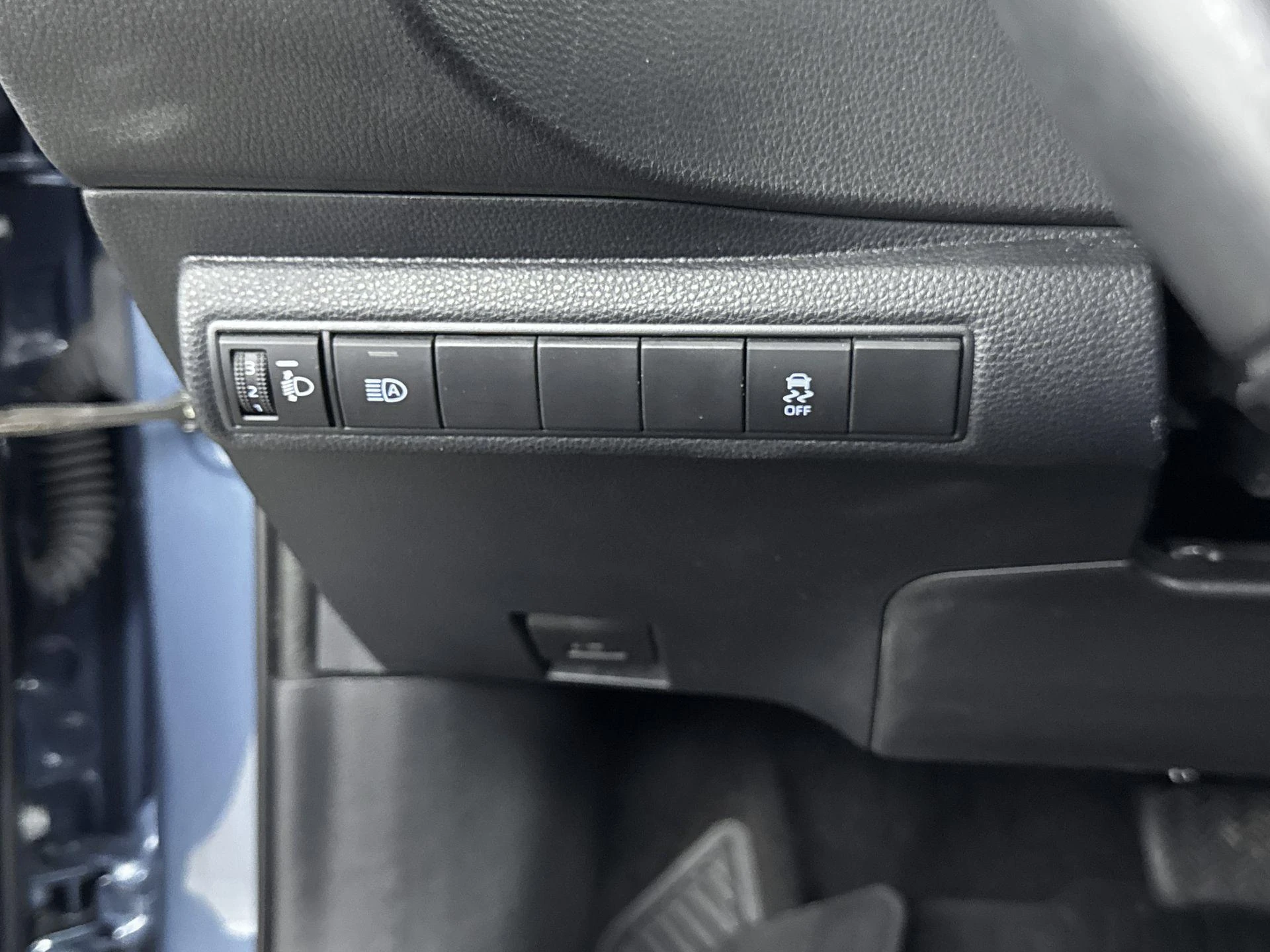 Toyota-Corolla Touring Sports-image-14