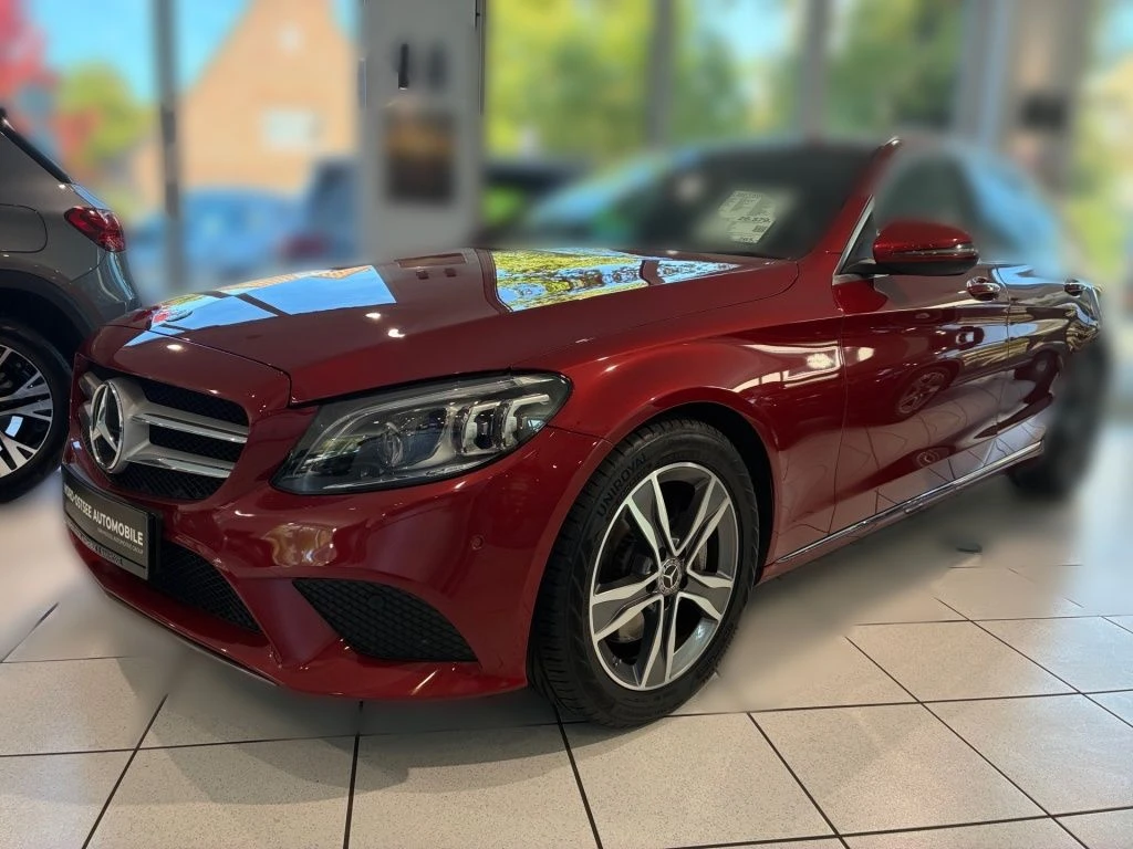 Mercedes-Benz-C-Klasse 300-image-5