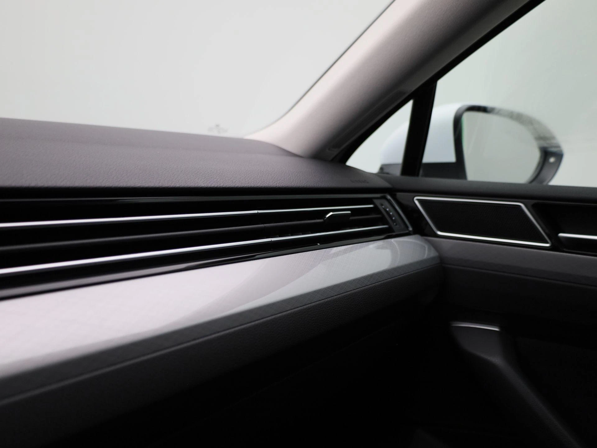 Volkswagen-Passat-image-29
