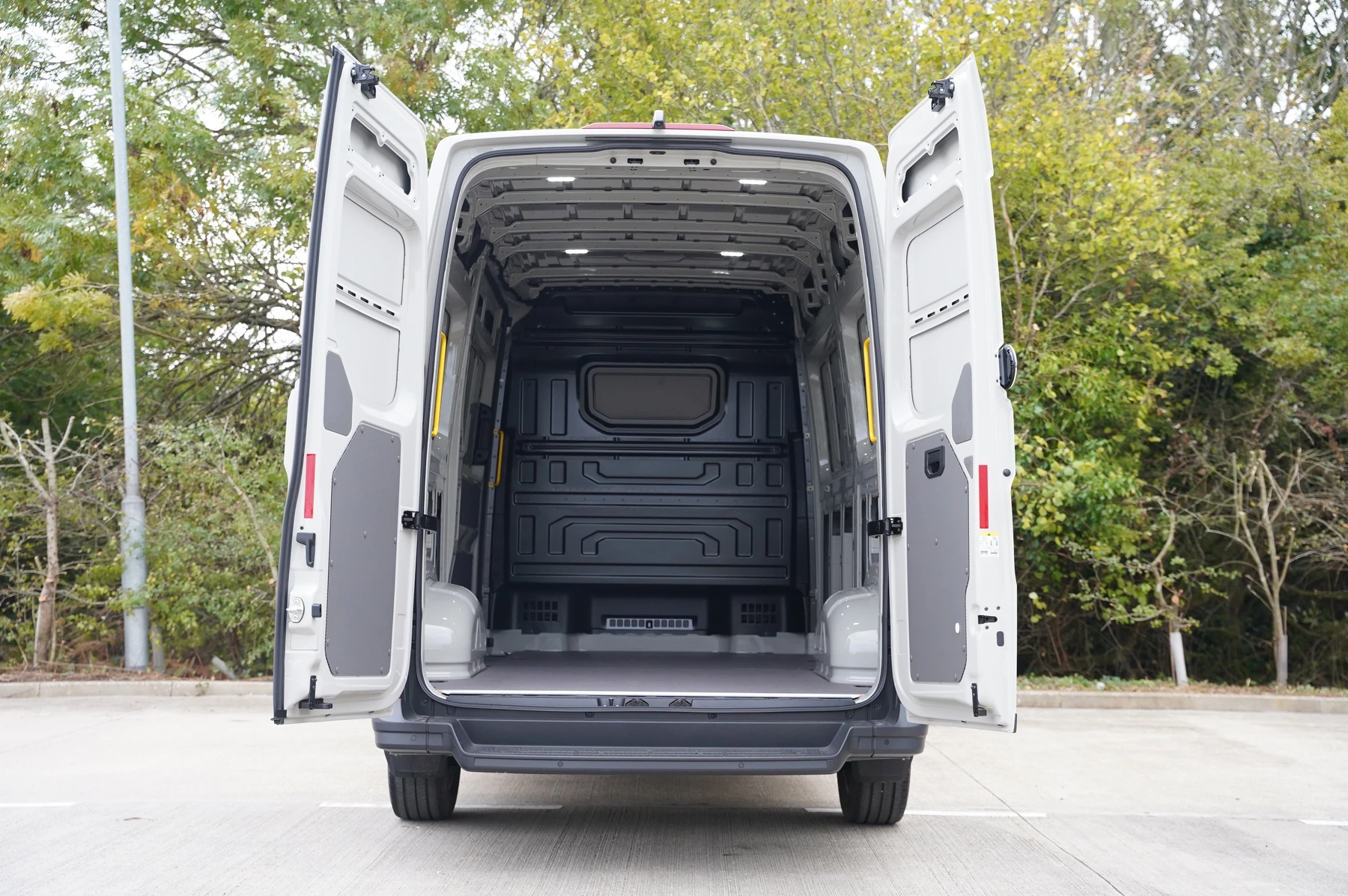 Volkswagen-Crafter-image-11