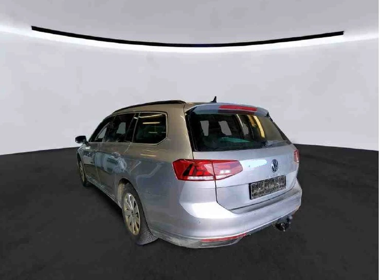 Volkswagen-Passat-image-2