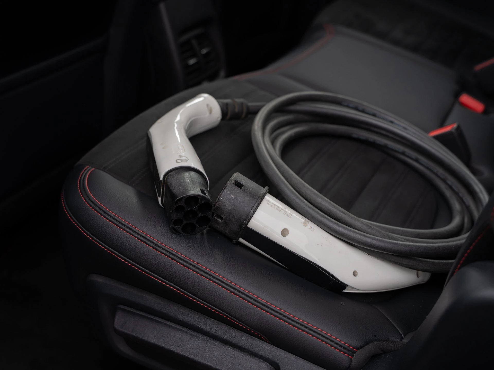 Ford Kuga 2.5 Duratec Plug-in-Hybrid PHEV ST-Line X TECH.PKT*WINT.PKT*AHK*PANO