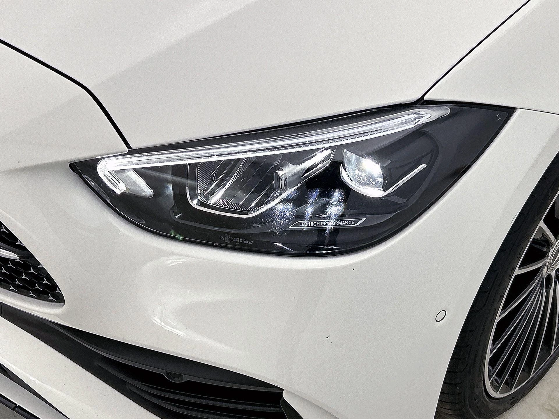 Mercedes-Benz-C-Klasse-image-26