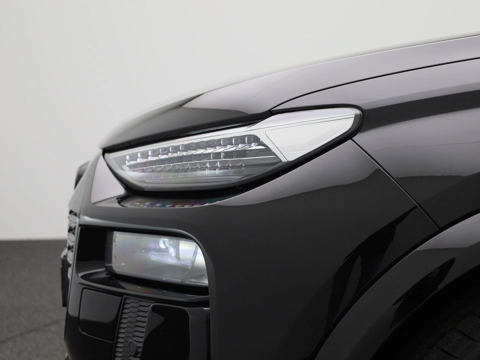 Audi-Q6 e-tron-image-15