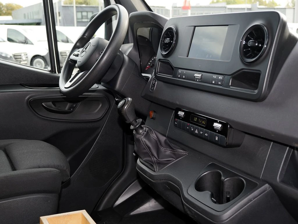 Mercedes-Benz-Sprinter 317 CDI-image-8