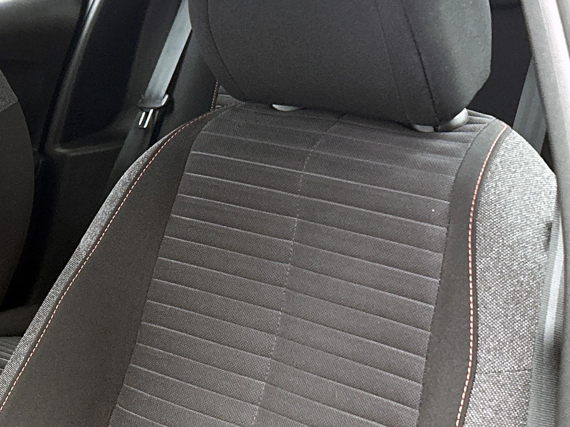 Peugeot-208-image-11