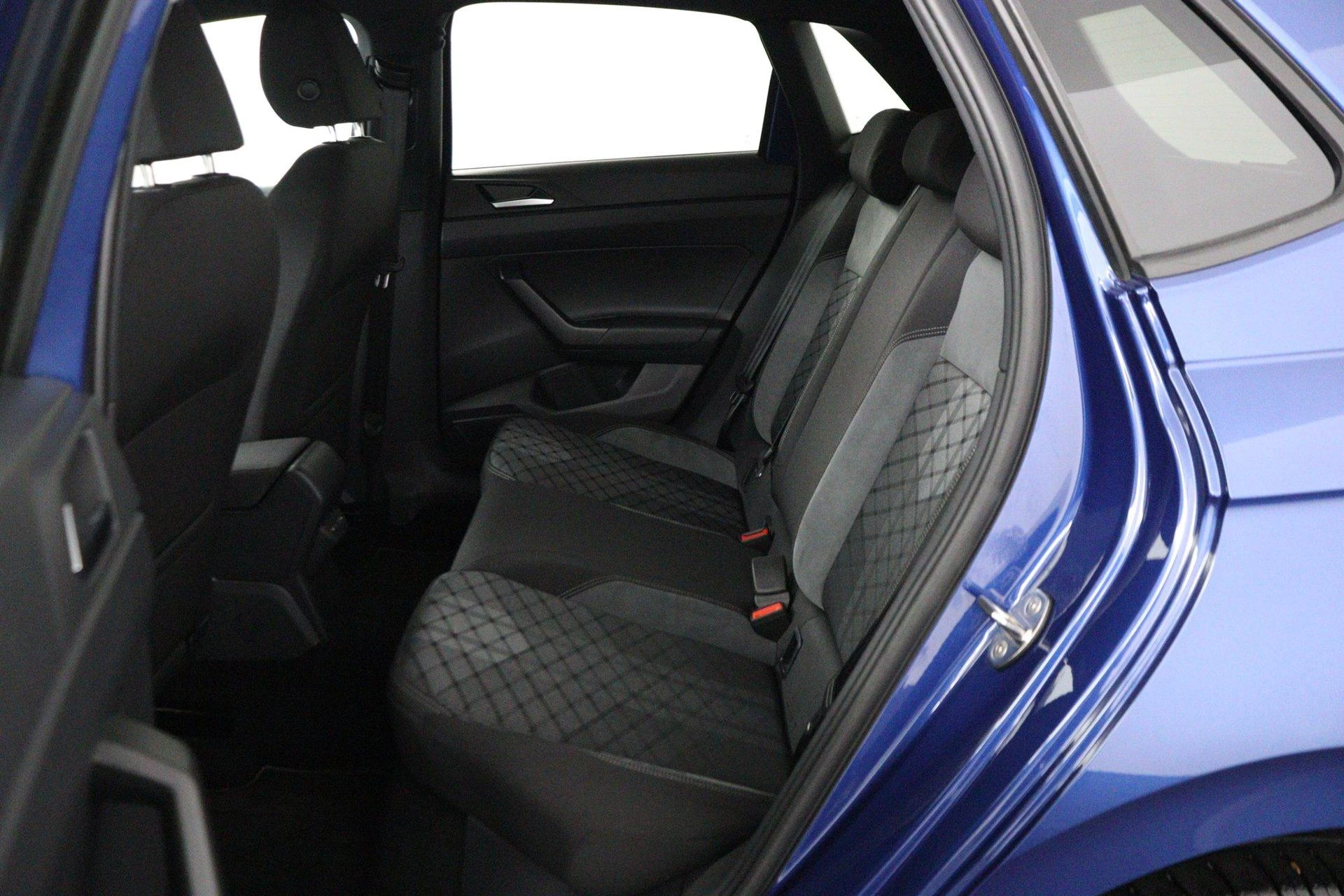 Volkswagen-Polo-image-26