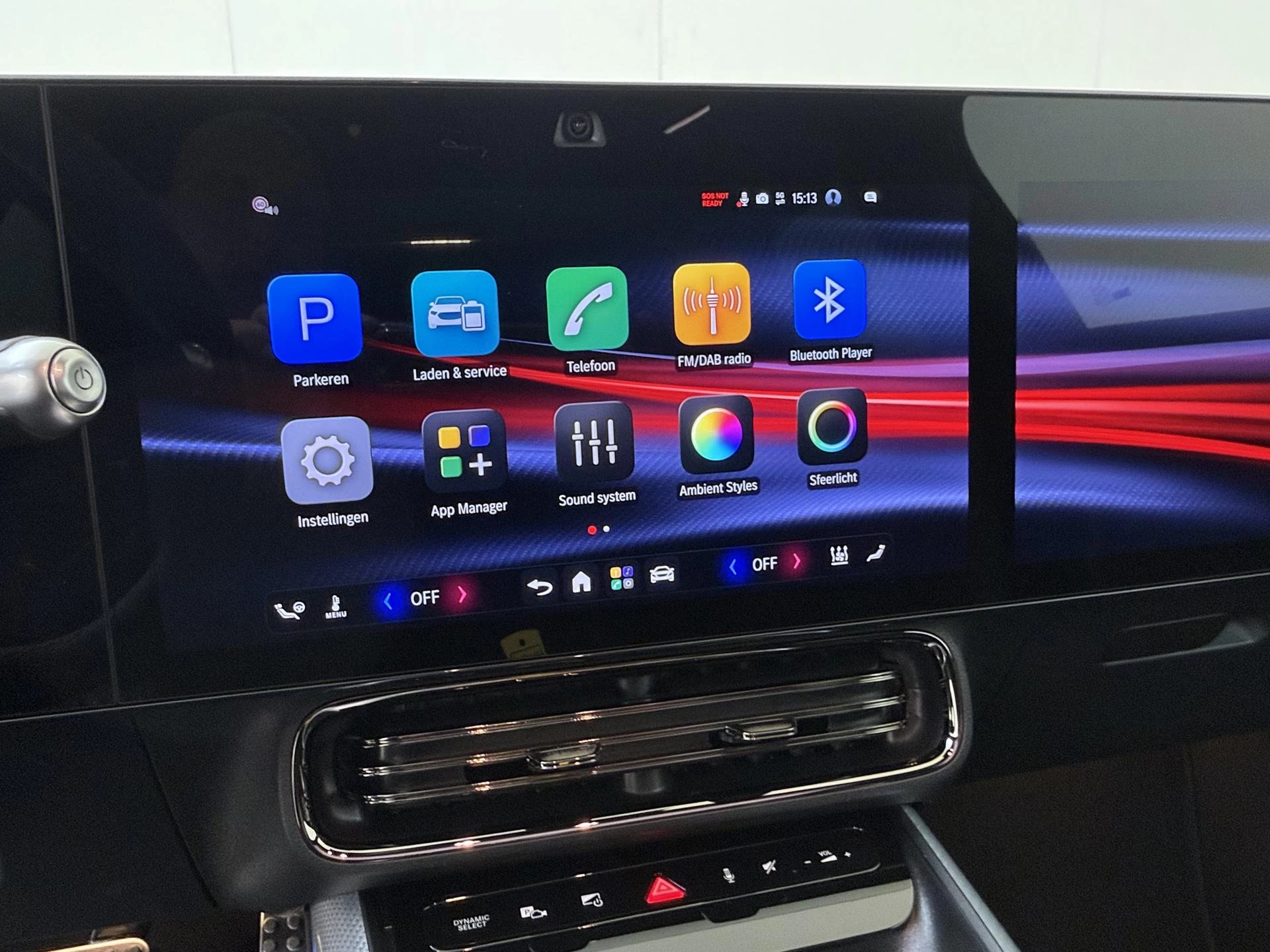 Mercedes-Benz-CLA-image-15