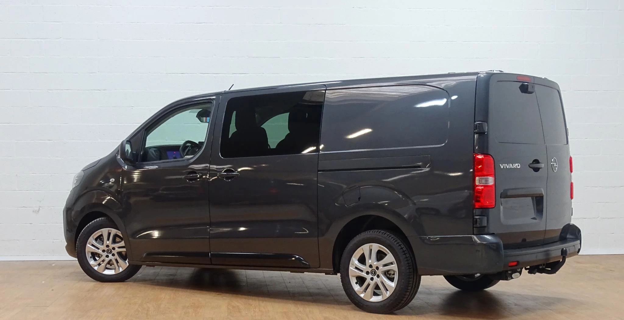 Opel Vivaro 2.0 BlueHDi 180 S&S EAT8 €6.4 DC L3H1