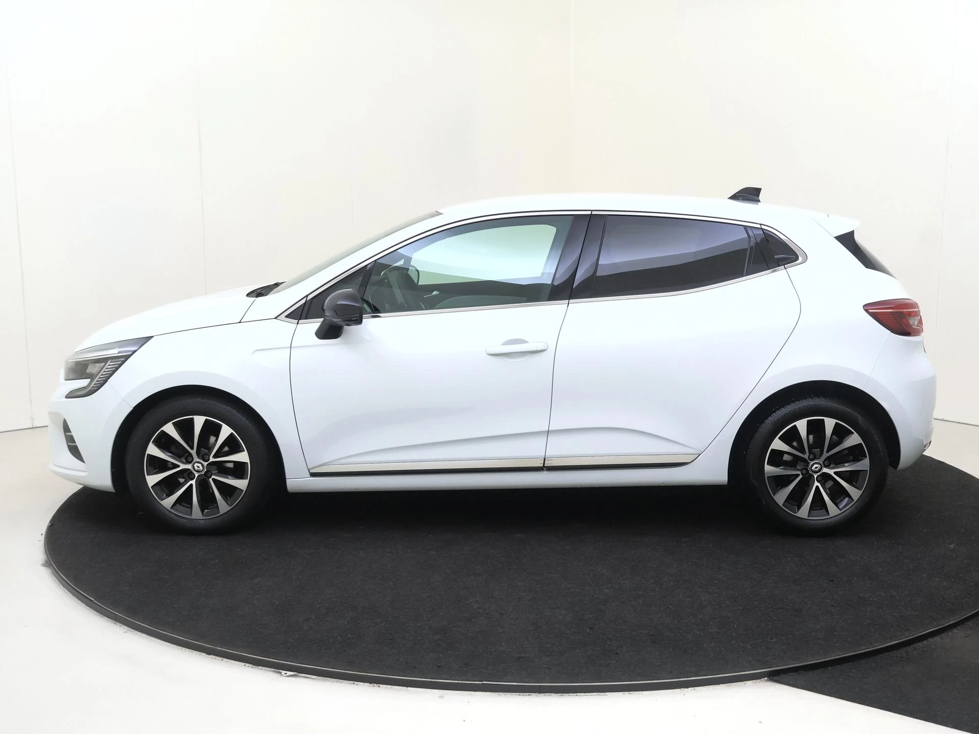 Renault-Clio-image-7