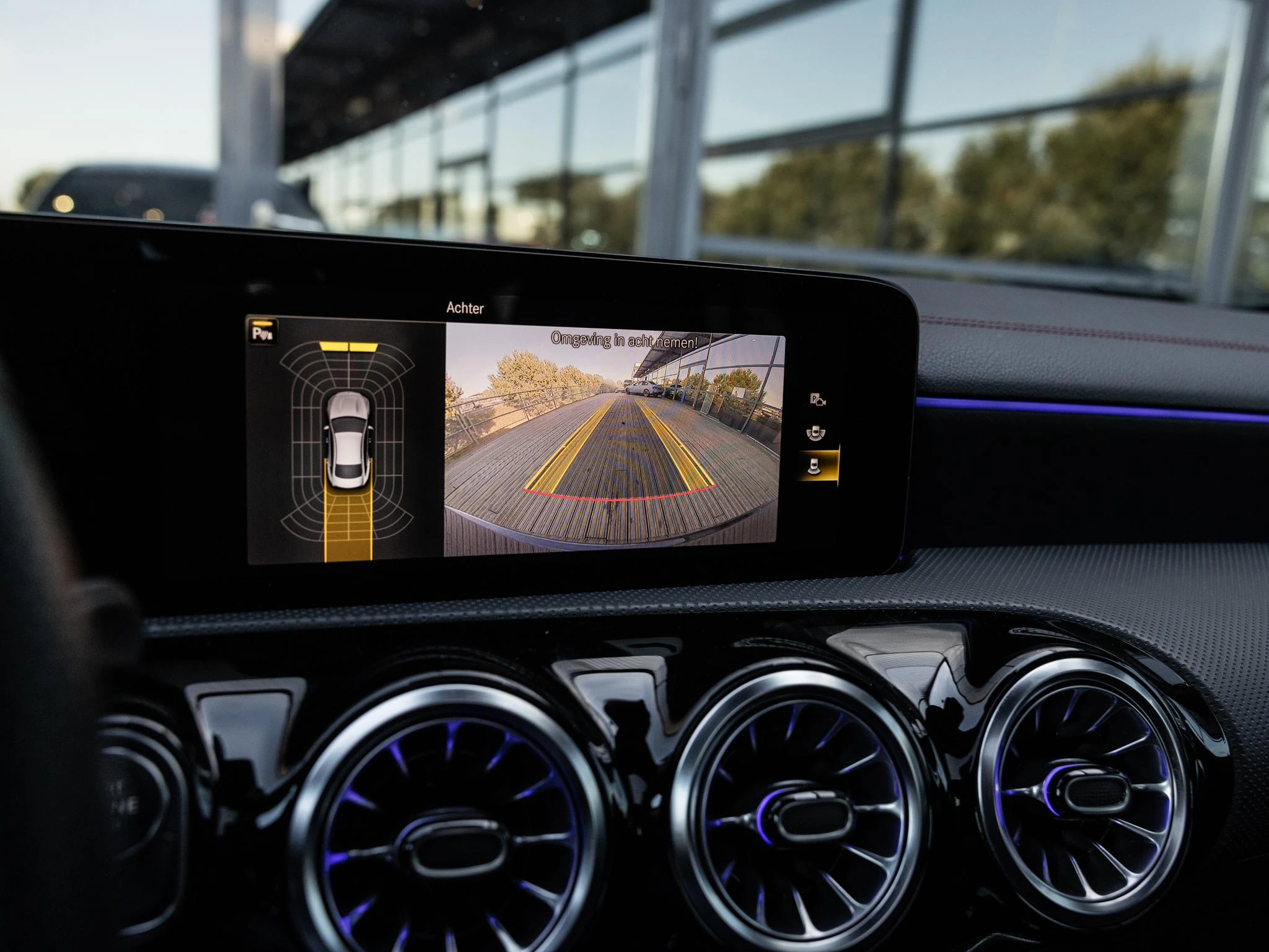 Mercedes-Benz-CLA-image-38