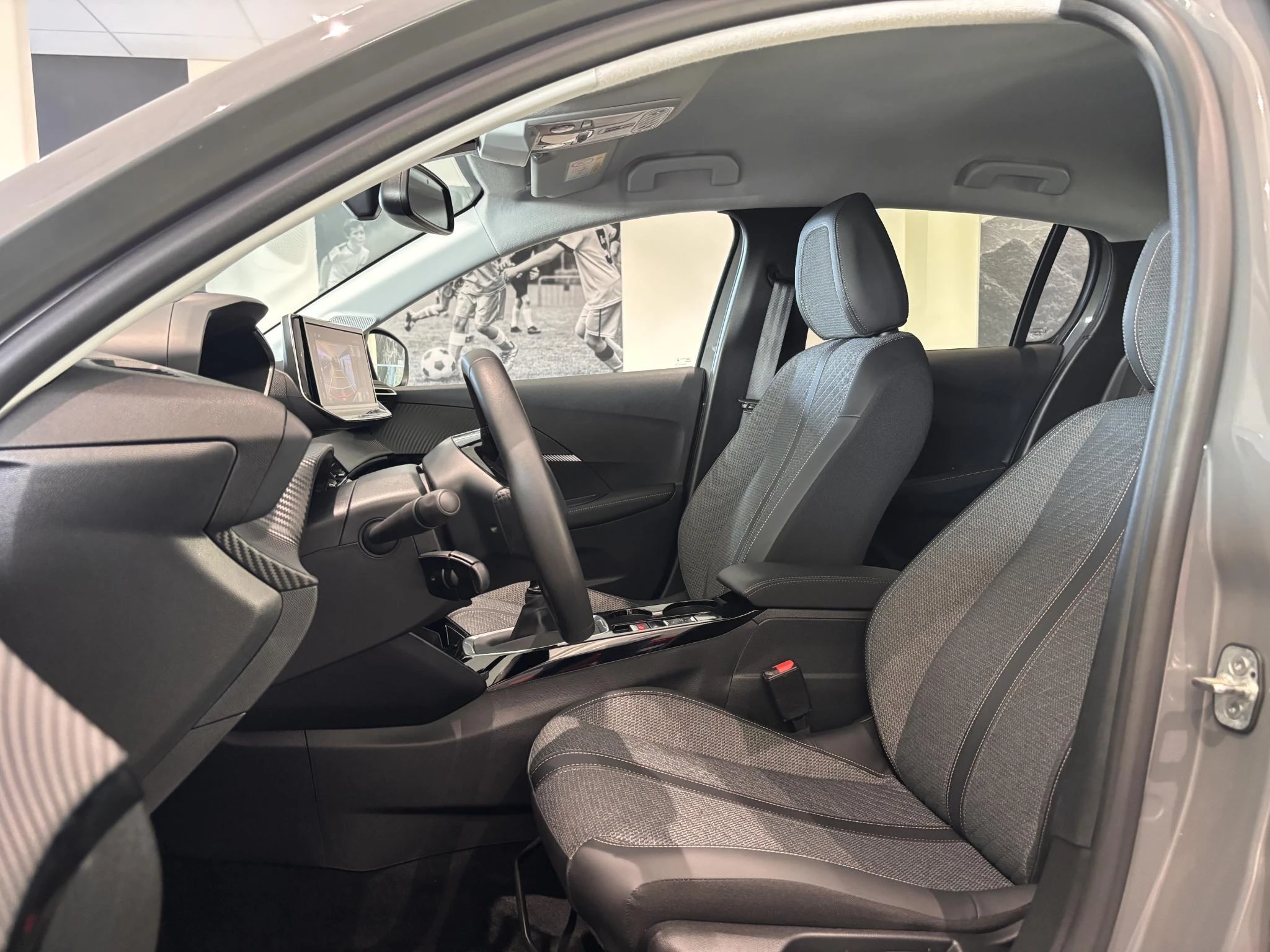 Peugeot-208-image-11