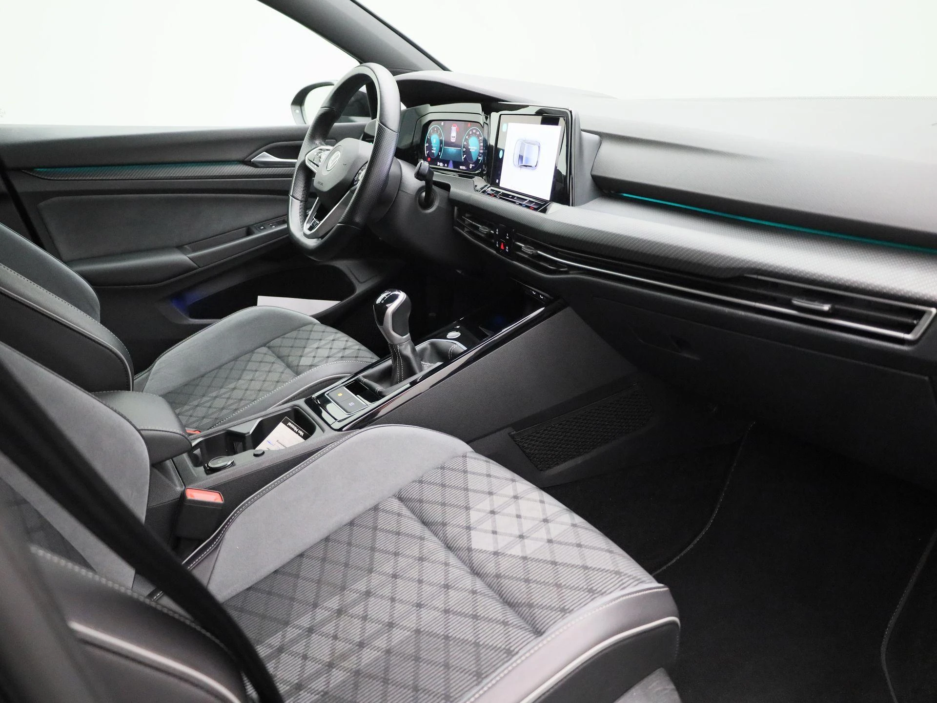 Volkswagen-Golf-image-37