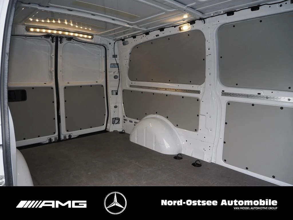 Mercedes-Benz-Vito-image-10