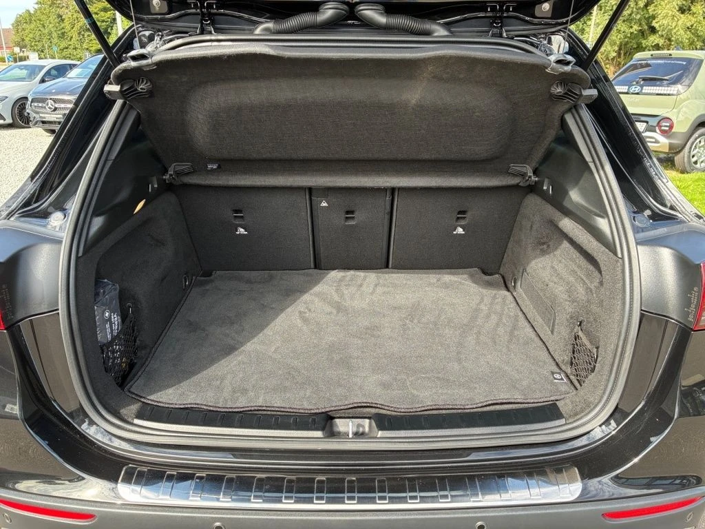 Mercedes-Benz-GLA 250-image-13