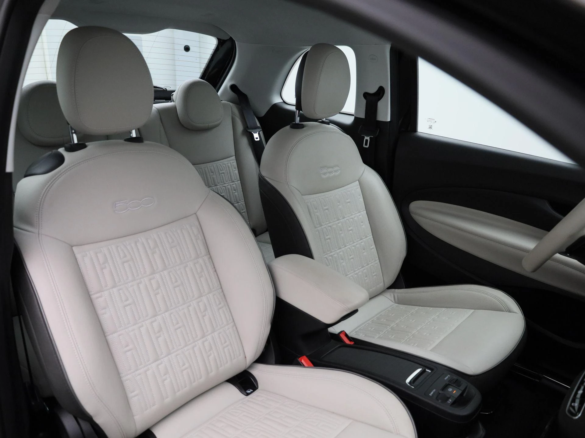 Fiat-500e-image-39