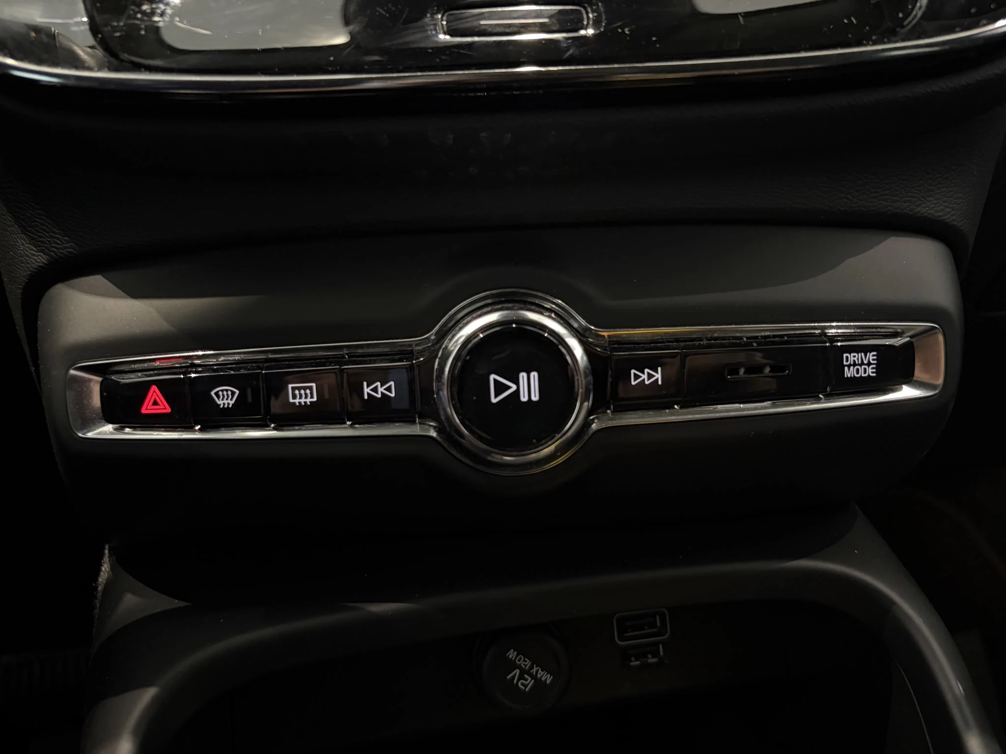 Volvo-XC40-image-19