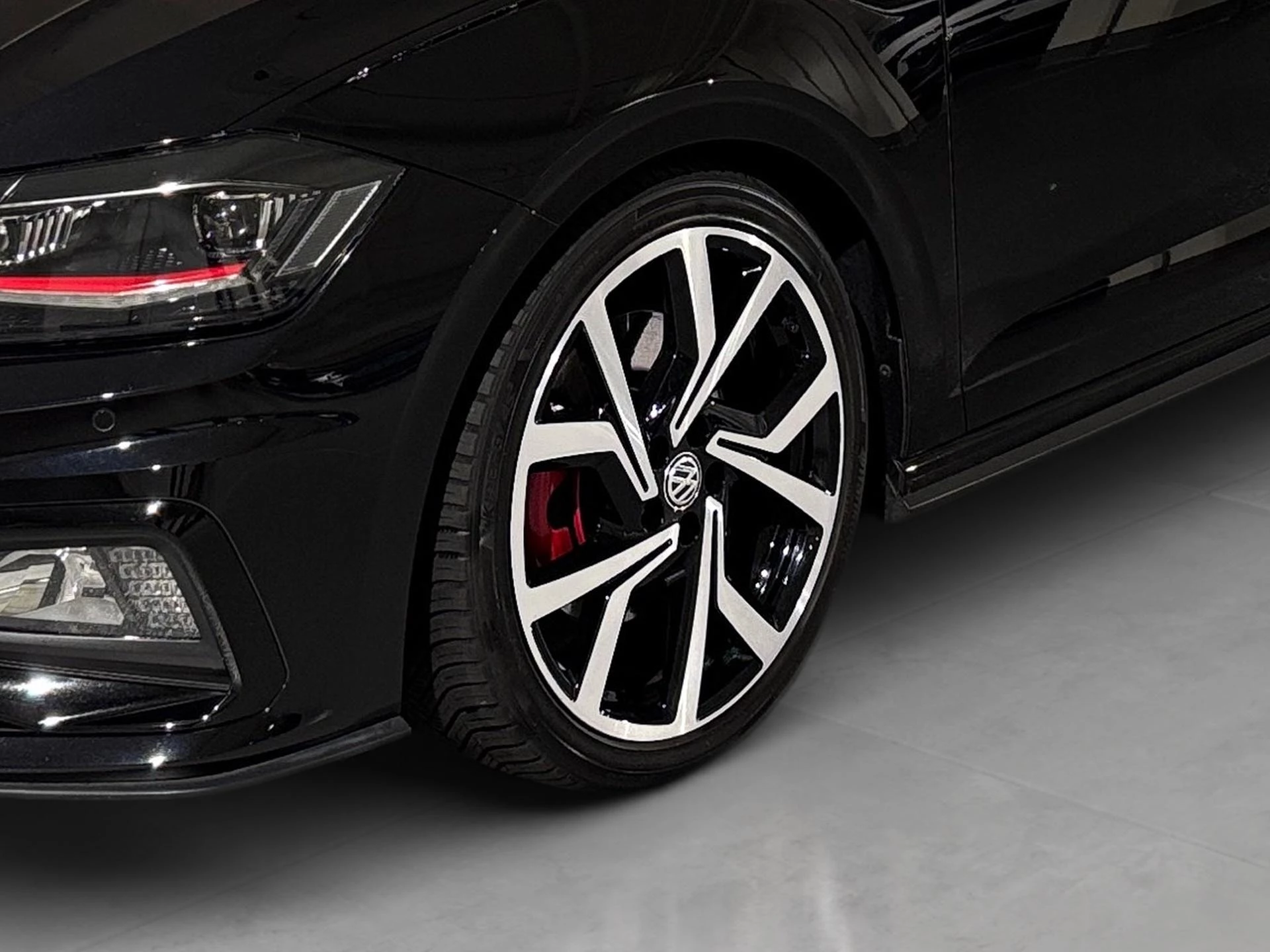 Volkswagen-Polo-image-18