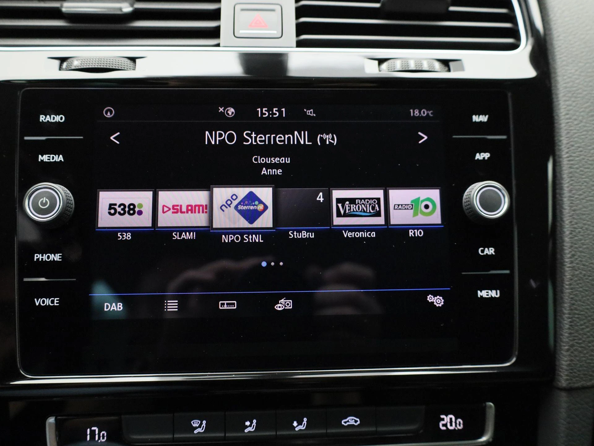 Volkswagen-Golf-image-14