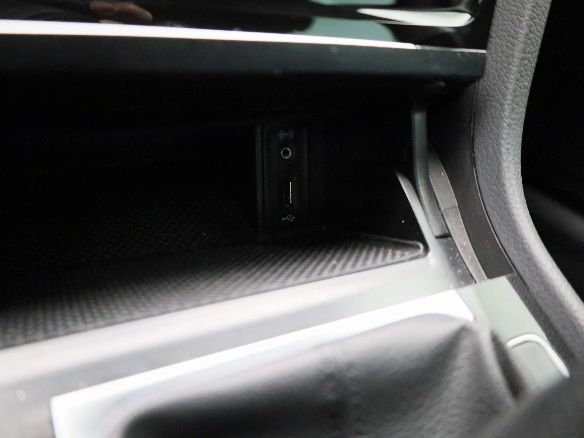 Volkswagen-Golf-image-27