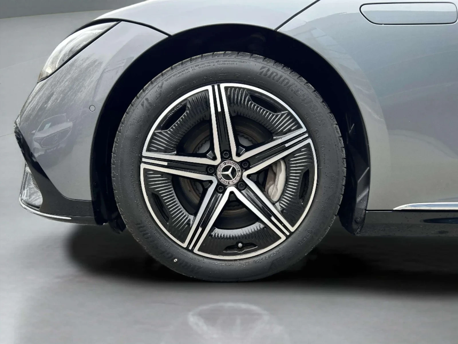 Mercedes-Benz-EQE-image-8