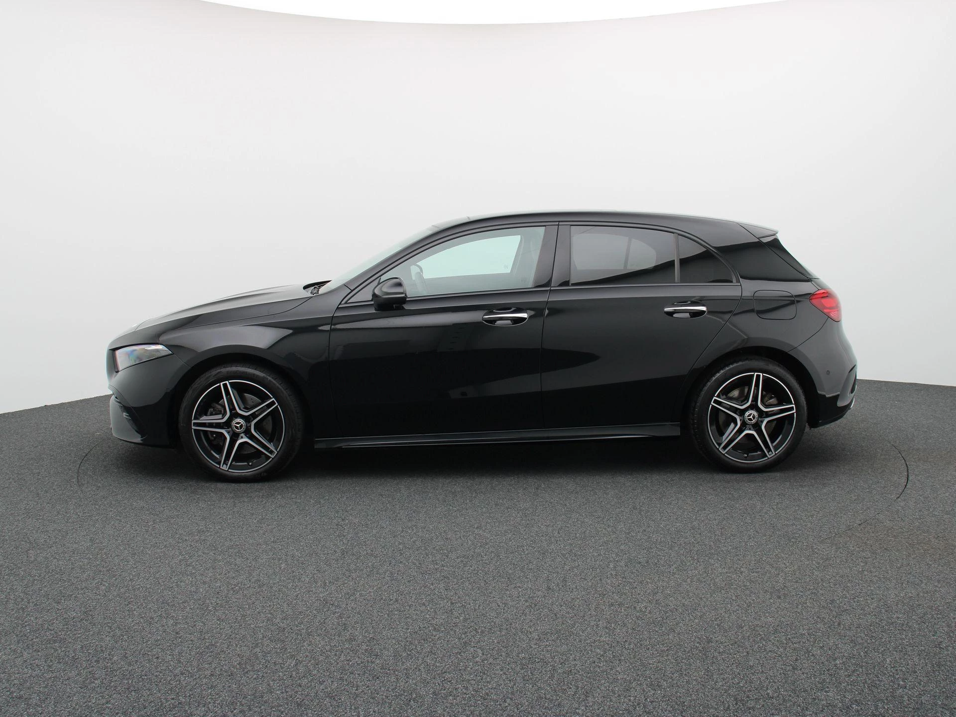 Mercedes-Benz Classe A 250 e AMG Line + PANORAMISCH DAK + CARPLAY + NIGHTPAKKET +