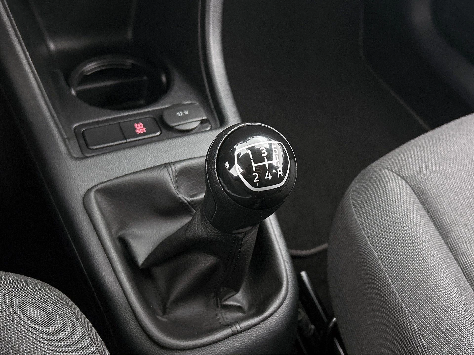 Volkswagen-up!-image-19