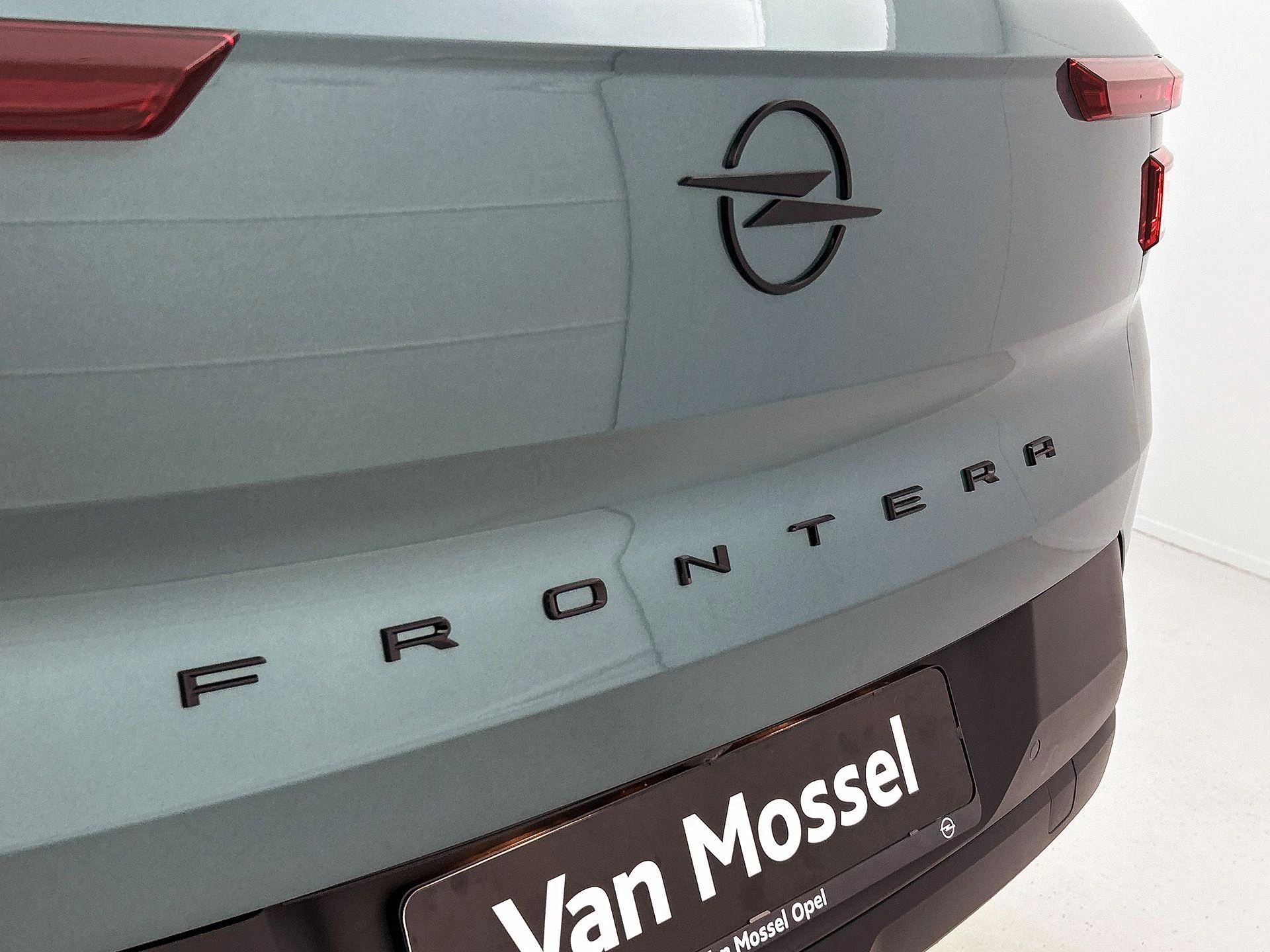 Opel-Frontera-image-21