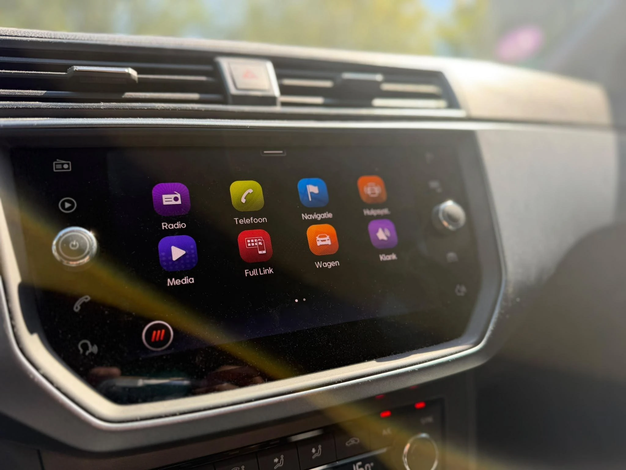 SEAT-Arona-image-5