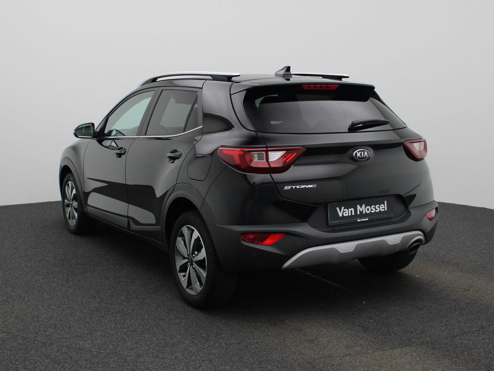 Kia-Stonic-image-1